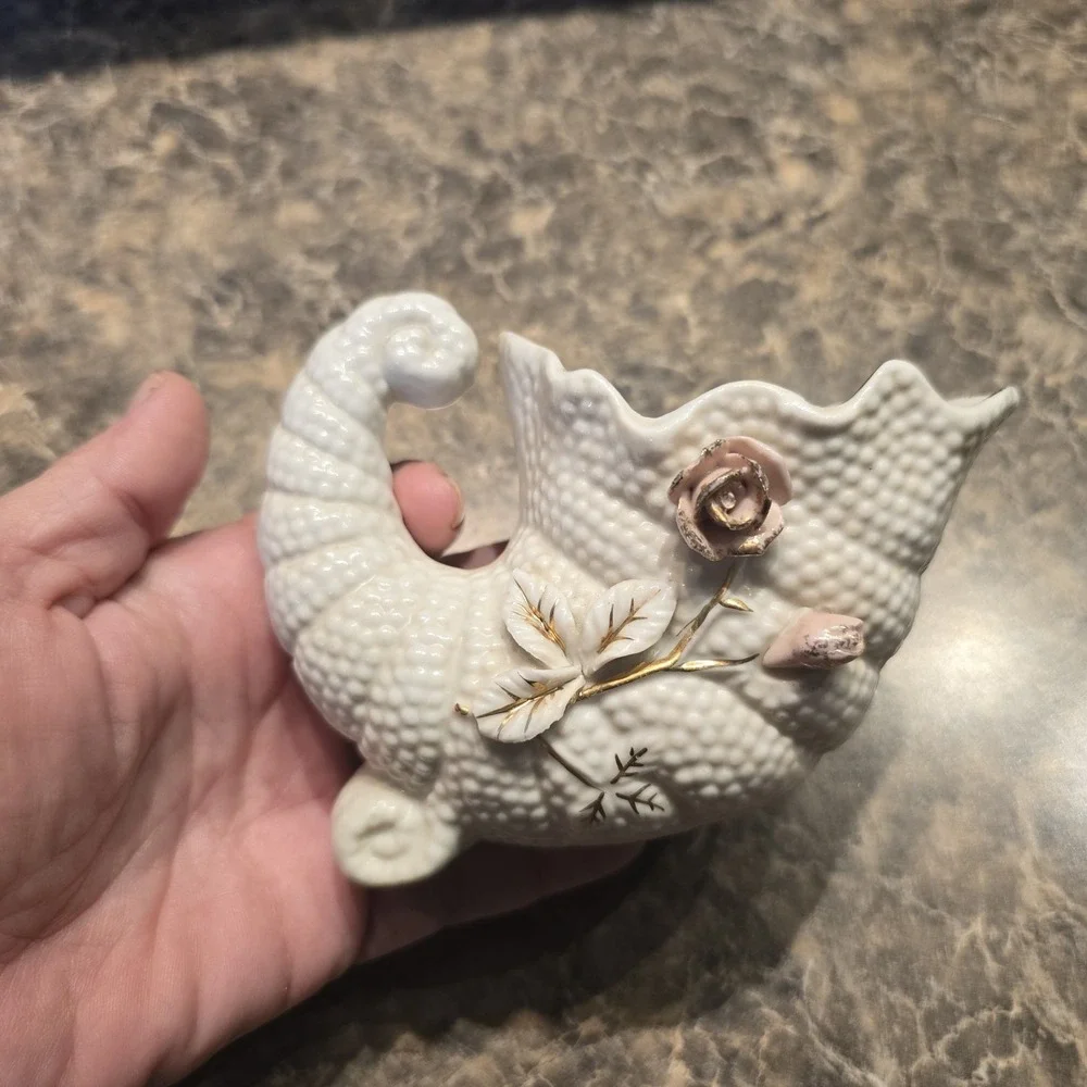 Vintage porcelain cornucopia, pink‎ roses,  Vase/planter
